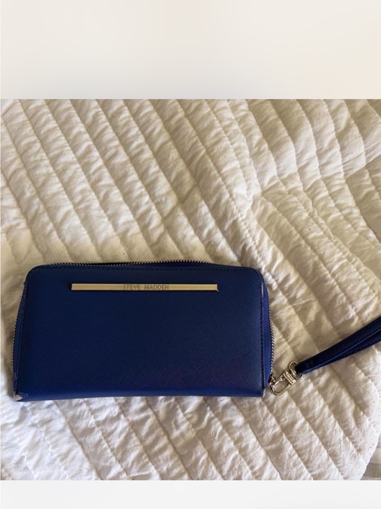 Steve Madden Handbags - Steve Madden Sapphire Blue Zip Wristlet Wallet